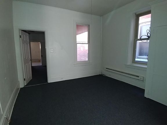 3rd image of 105 E Main St