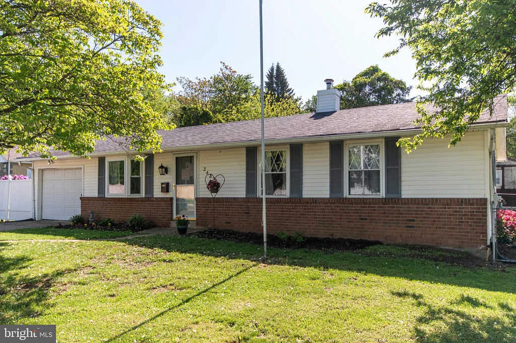 2487 Hulmeville Rd photo 1