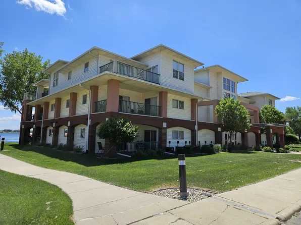 1603 Chalstrom Beach Rd #201, Okoboji, IA 51355