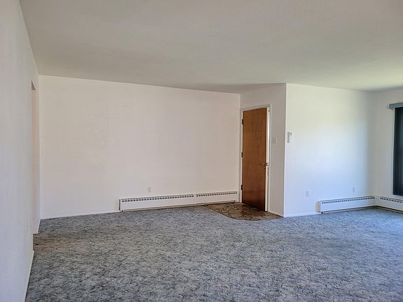 5th image of 1304 Leslie Ave