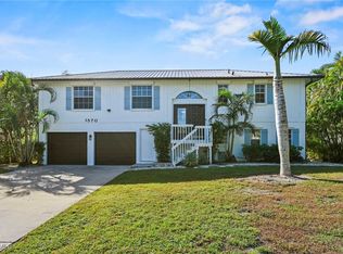 1570 Avion Pl, Naples, FL 34104