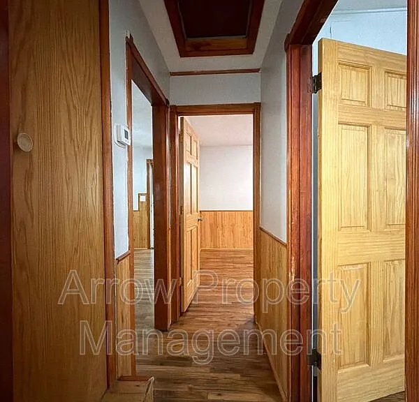 2122 N 32nd St — Photo 5