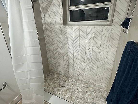 3rd image of 3344 Artesian Dr