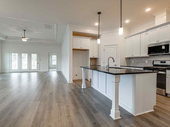 3rd image of 3035 Wiltshire Park Pl
