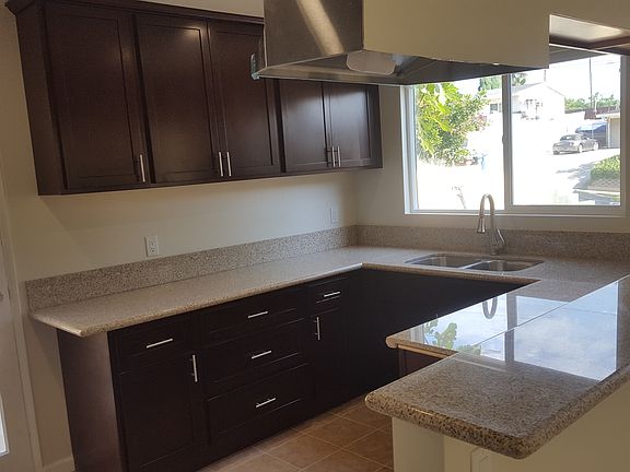 3rd image of 16378 Ladysmith St