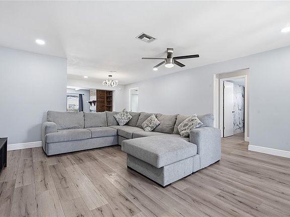 4th image of 1811 Forest Dr