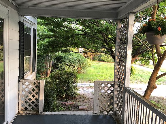2nd image of 3209 Arendell St