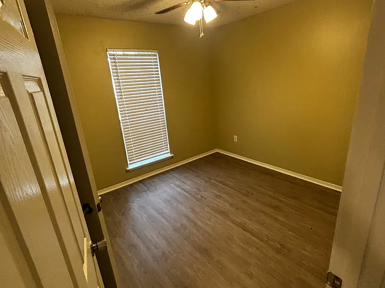 13723 Southfork Dr — Photo 12