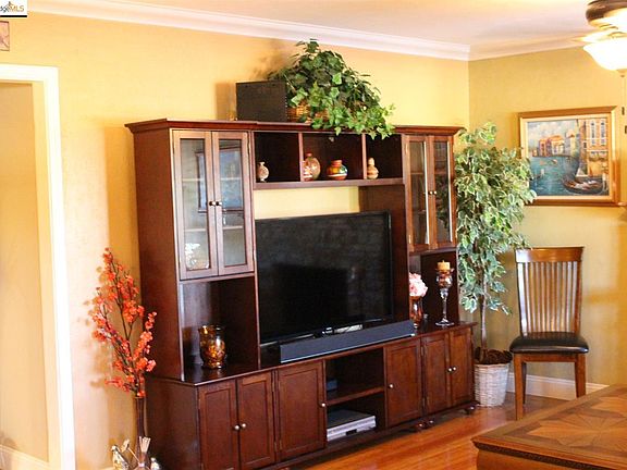 3rd image of 138 Riverview Dr
