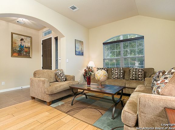 4th image of 958 Oak Park