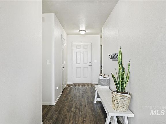 3rd image of 4355 W Newland St