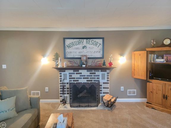 5th image of 20824 Ridgemont Rd