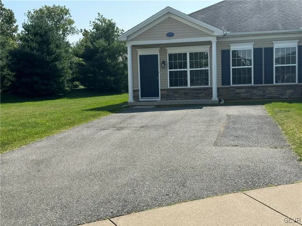 206 Huntington Ln, Easton, PA 18040