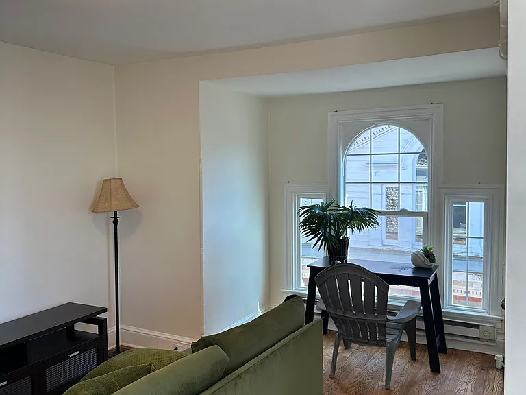 822 S George St #3 — Photo 4