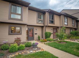 1135 Canyon View Rd APT 102, Sagamore Hills, OH 44067