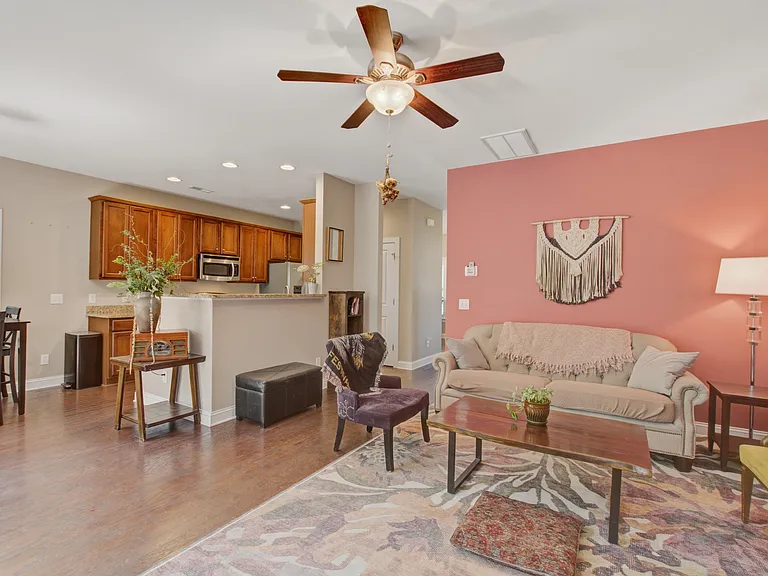 21 Oak Forest Dr #B — Photo 35