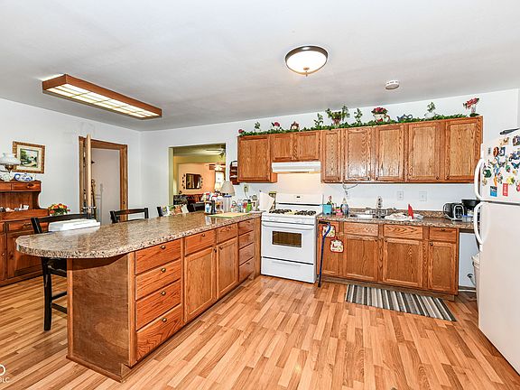 4th image of 2175 Wildwood Ln