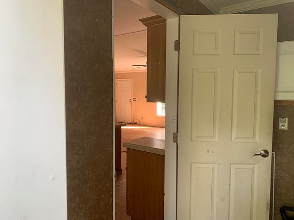 5th image of 208 Oklahoma Ave