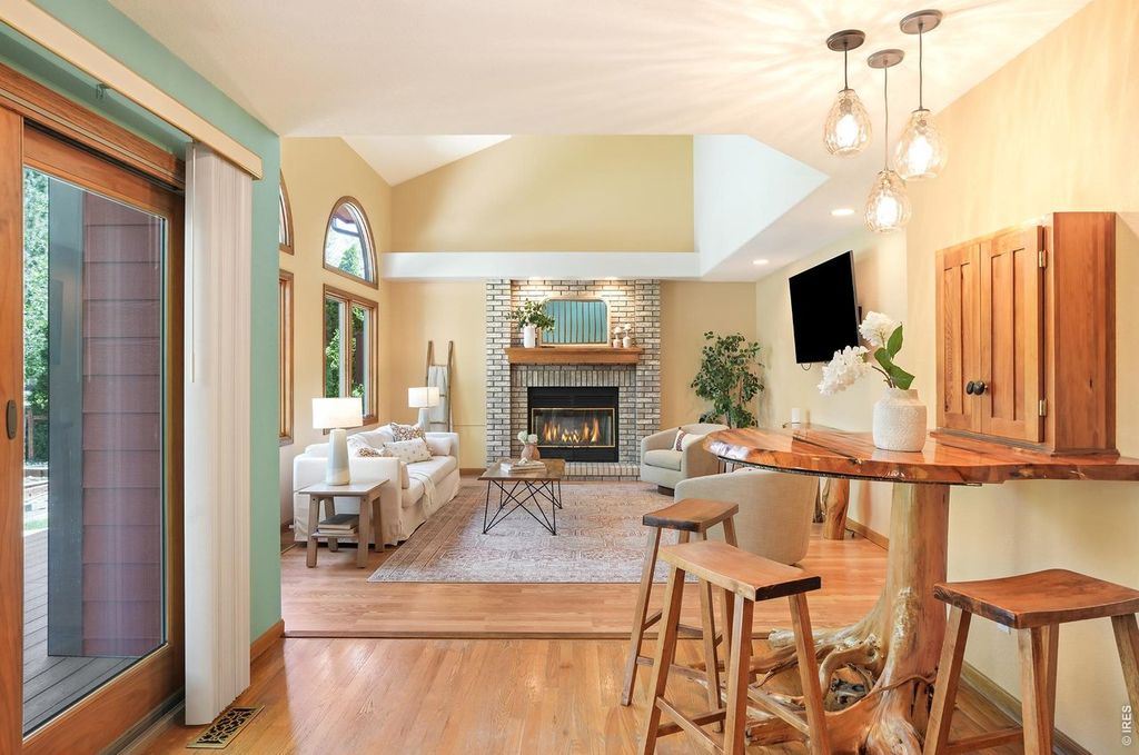 1412 Silk Oak Dr