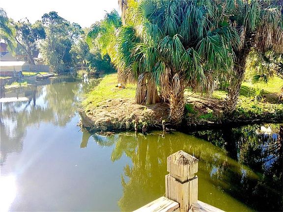 3rd image of 6704 Jacaranda Cir