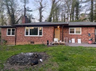 201 Red Bow Ln, Hendersonville, NC 28791