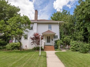 127 S Columbia St, Naperville, IL