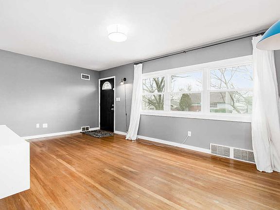 5th image of 633 Savannah Dr
