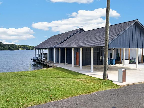 2nd image of 2627 Lakeshore Dr