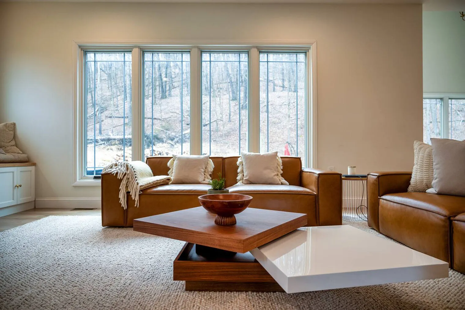 6 bed, 4.0 bath, 5005 sqft, $23,602 — Photo 3