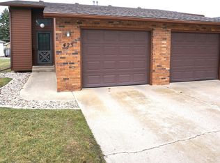 423 7th Ave NE, Watertown, SD 57201