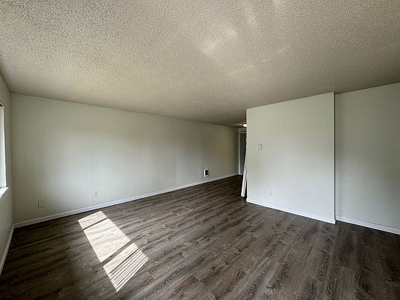 4th image of 15007-15043 SE Powell Blvd #1