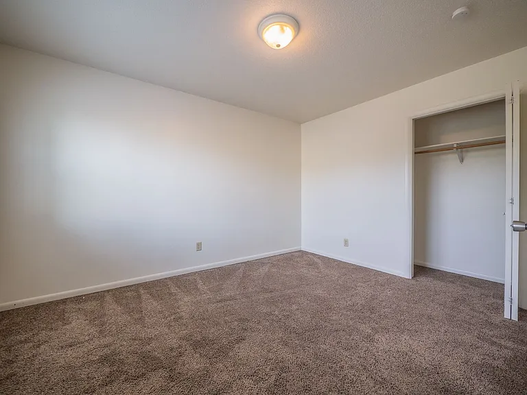 Campus View Apartments — Photo 38
