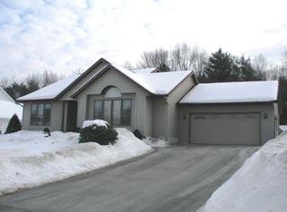 136 Country Walk Rd, Rotterdam, NY 12306