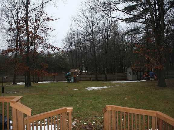 5th image of 23 Oxford Dr