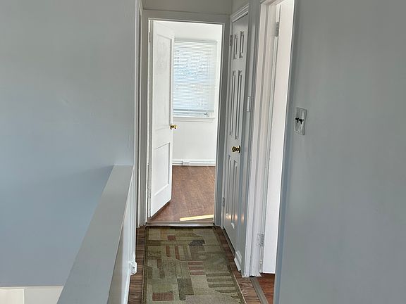 4th image of 20 S Pennewell Dr