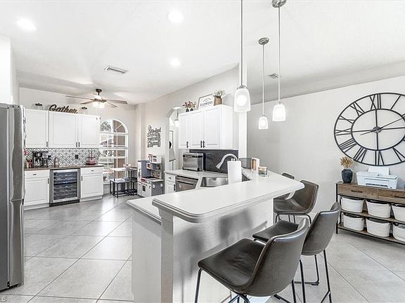 2nd image of 12748 Ivory Stone LOOP