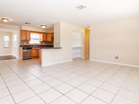 4th image of 6312 54th Ave N