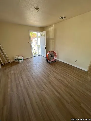 2 bed, 1.0 bath, 1415 sqft, $1,245 — Photo 4
