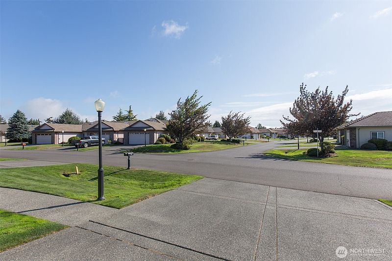 3rd image of 80 Cascadia Loop