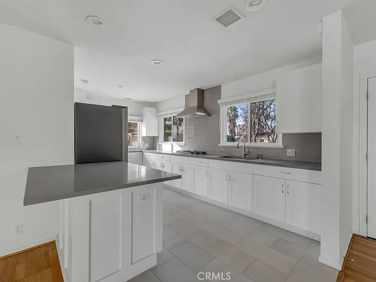 7758 Mason Ave — Photo 7