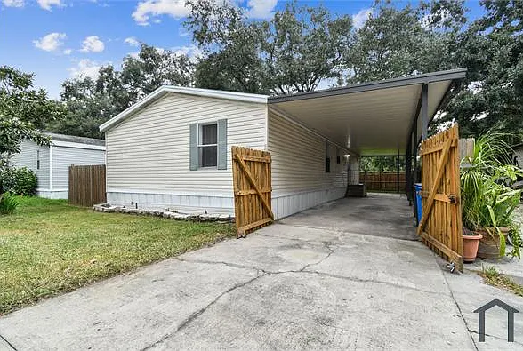10607 Bay Hills Cir — Photo 28