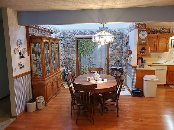 5th image of 115 Ravenhill Dr
