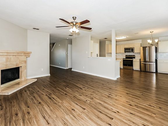 4th image of 8764 Stonebriar Ln