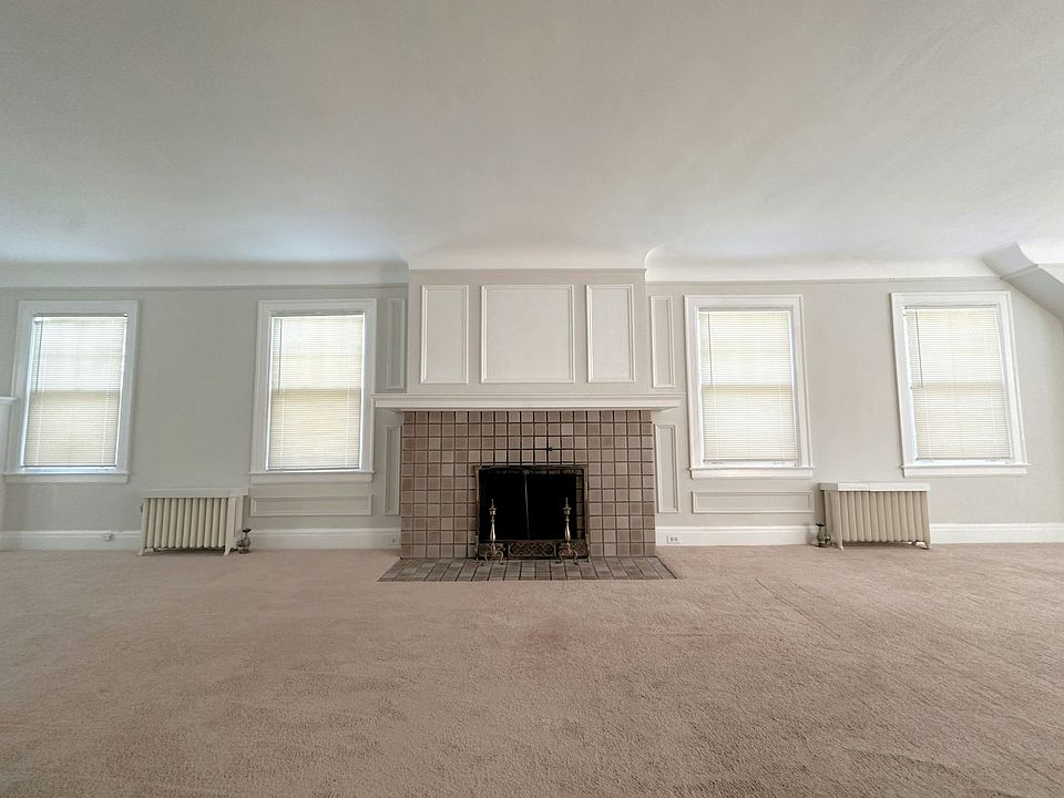 Livingroom Fireplace