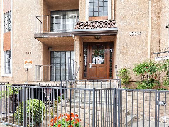 3rd image of 18600 Clark St Unit 204