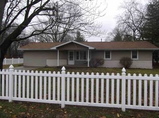 208 S Jackson St, Clinton, IN 47842