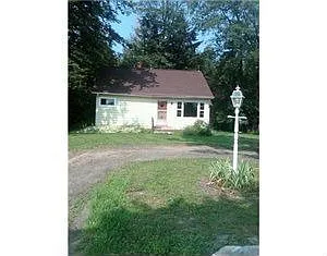 9670 Old Waterford Rd photo 1