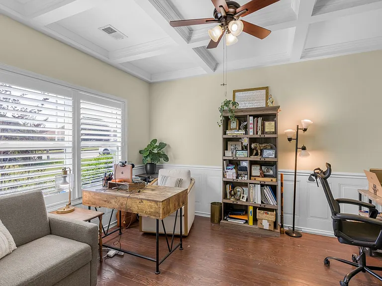 324 Frontier Cir — Photo 27
