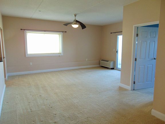 5th image of 200 Cove Way Unit 101
