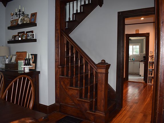 5th image of 1008 E Franklin St